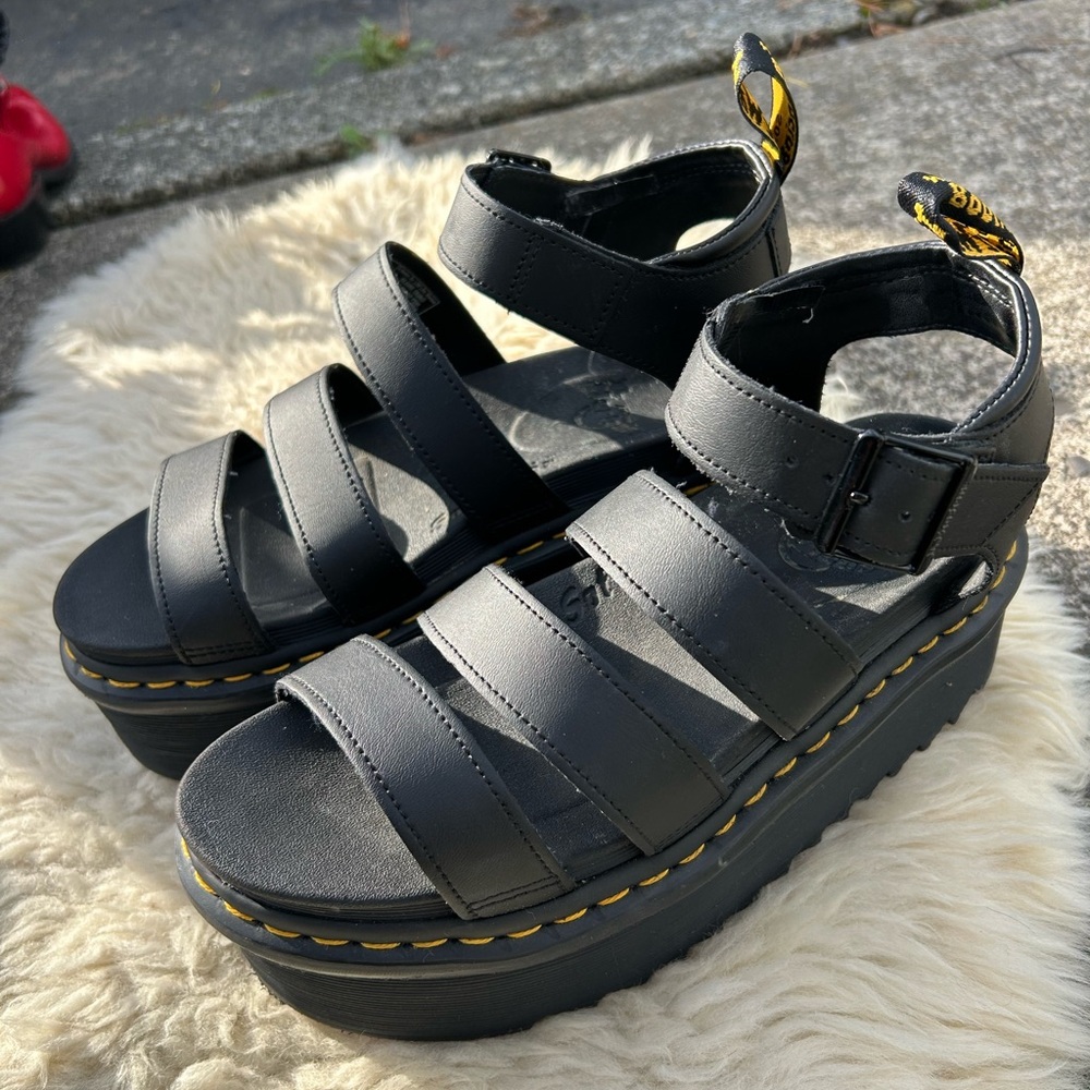 Dr Marten Blair Quad Platform sandal size 8 UK 39